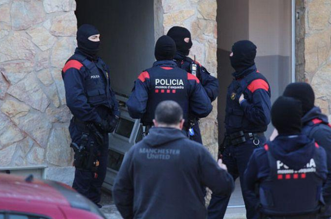 MACROOPERACIÓN POLICIAL Detenidos en Figueres 35 miembros de un clan