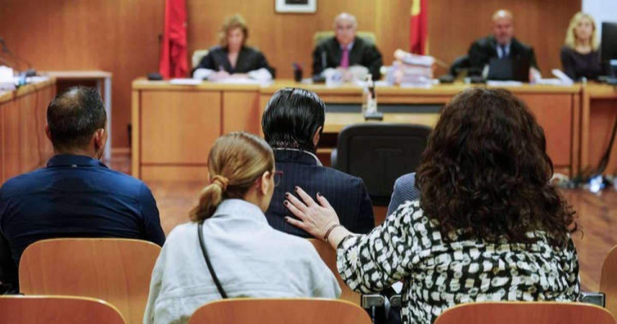 El acusado de intentar matar a su madre con una muleta dice que peleó ...
