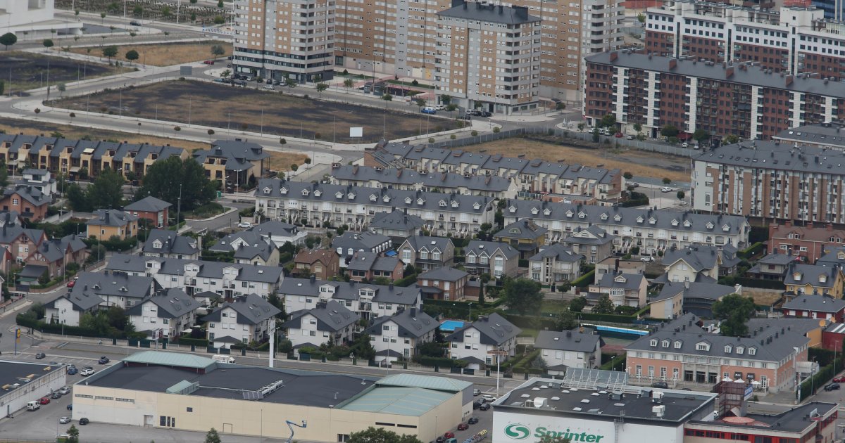 Los fallecidos eran dos jubilados de Endesa que disfrutaban de un vuelo turístico