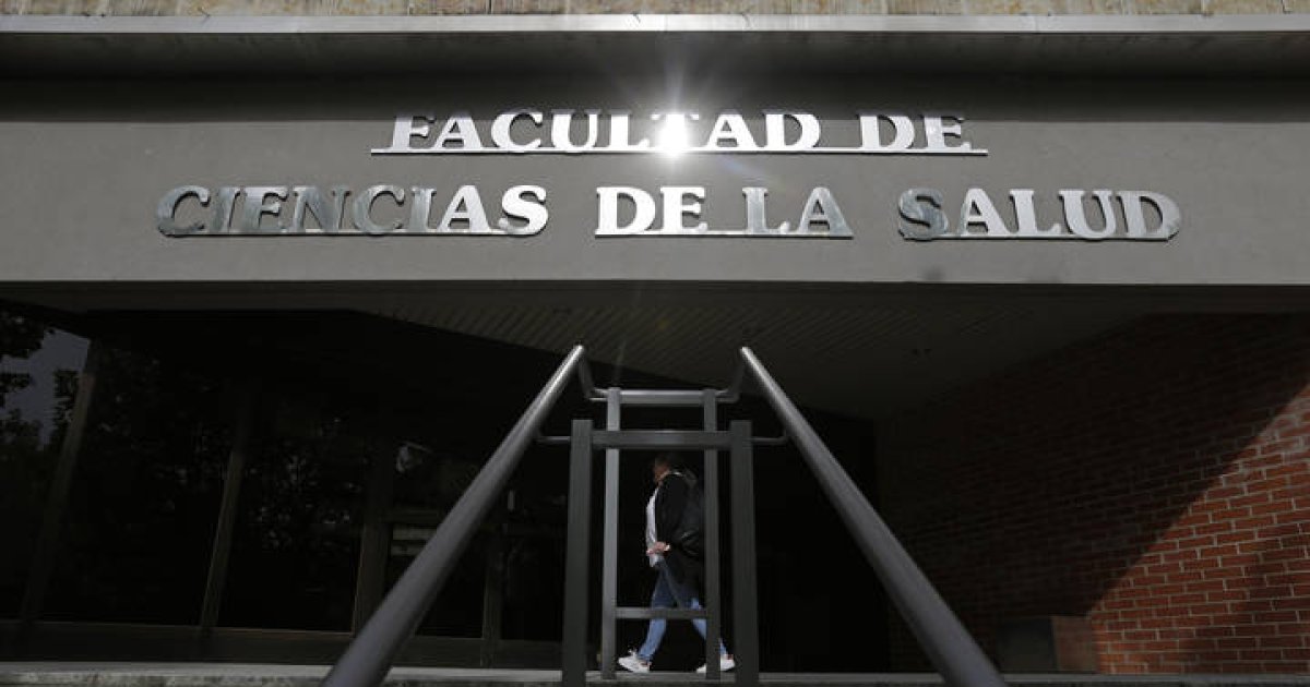 León’s President Supports New Medical Degree Program