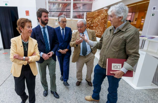 García-Gallardo, este miércoles en su visita al MEH de Burgos. SANTI OTERO