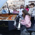 Muchos escolares han podido demostrar sus habiliades al frente del piano.