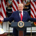 Trump ayer, en los jardines de la Casa Blanca.