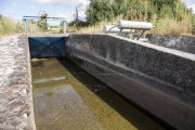 El Canal de Villadangos, puesto en marcha en 1969, tiene una longitud de 17,5 kilómetros con tramos muy deteriorados.