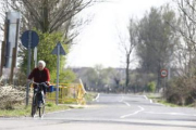 Las obras de mejora del Camino Viejo a León han permitido asfaltar y señalizar el vial