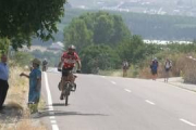 El Camino de Santiago en la carretera de Cacabelos a Pieros, en una foto de agosto del 2007