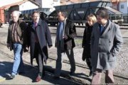 Ángel Villalba, Inmaculada Larrauri, Nicanor Sen y concejales del ayuntamiento de Cistierna
