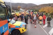 El operativo y los voluntarios, a primera hora de la mañana, a punto de iniciar la búsqueda. JCYL