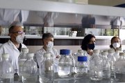 Investigadores del Inbiotec afectados por el ERE, en las instalaciones del instituto. MARCIANO PÉREZ