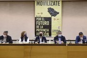 Sindicatos y partidos políticos se reunieron ayer para reactivar la Mesa por León. MARCIANO PÉREZ