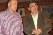 El concejal de Desarrollo, Gerardo Álvarez, con el alcalde, Jesús Esteban, tras la rueda de prensa e