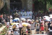 Cientos de personas se dieron cita en la explanada de la ermita de San Guillermo