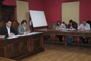 Momento en que el grupo socialista presenta la construcción de un nuevo edificio para geriátrico