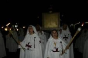 Hombres y mujeres ataviados de templarios custodiaban el pasado año el Arca de la Alianza