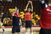Cadenas y Álex Lodos en un entrenamiento del Ademar. FERNANDO OTERO