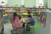 Niños leyendo en la Casa de Cultura de Pinilla