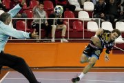 El central brasileño Acacio Marqués seguirá un año más en el Abanca Ademar después de que el club ejecutara la cláusula de renovación.