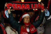 Decenas de leoneses se congregaron en la plaza de Santo Domingo para celebrar la Copa Asobal que gan