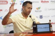 José Manuel Aira, durante su primera rueda de prensa tras regresar al banquillo de la Cultural. FERNANDO OTERO