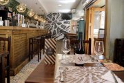 El Altar abre sus puertas los siete días de la semana desde las doce del mediodía. Está en la calle Plegarias. El número de teléfono es 987 031 028.