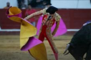 Javier Castaño se lució con el capote, y realizó quites a sus dos toros