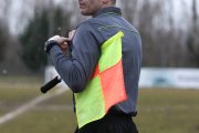 Un árbitro durante un partido. SECUNDINO PÉREZ