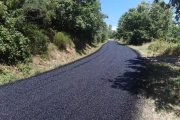 La carretera entre los dos pueblos tiene poco más de un kilómetro de longitud. CEBRONES