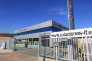 Con acceso directo a la A-6, la oficina, almacén, tienda y taller se localizan en el área industrial de San Román de Bembibre.
