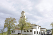 Panorámica general de la ermita Virgen de Yecla, en Villaverde de Arcayos. ACACIO