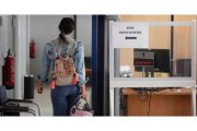 Las diez oficinas que el Sepe tiene en la provincia de León cuentan con una plantilla de cien trabajadores. JESÚS F. SALVADORES