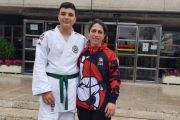 Hugo Fidalgo, con su entrenadora Sara Terán. DL