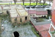 La cubierta y la estructura de lo que queda del edificio están muy dañadas tras años de abandono. DL