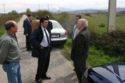 El alcalde de Cubillos, José Luis Ramón, visitando terrenos del Bayo