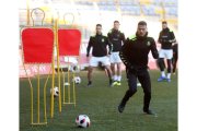 El delantero canario Aridane Santana, durante un entrenamiento con la Cultural. FERNANDO OTERO