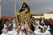 Efectiva intercesión: un instante de la procesión, antes de que comenzara a llover