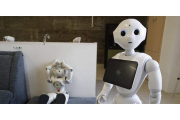 Dos de los robots con los que trabaja uno de los grupos de investigación de Ingenierías de la Universidad de León. RAMIRO