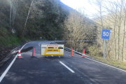 Estado en el que ha quedado la carretera que une Villar de Santiago y Rioscuro.