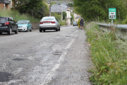 Estado de la carretera en Ambasmestas y Ruitelán, en Vega de Valcarce.
