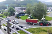 Los agricultores protestan en la frontera con Francia