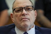 El exproductor de cine Harvey Weinstein se presenta para su nuevo juicio en el Tribunal Penal de Manhattan, en Nueva York, Nueva York, EE. UU., el 24 de abril de 2025. EFE/SPENCER PLATT / POOL