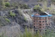 Las obras de sustitución de la cubierta de fibrocemento ya han comenzado.