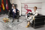 Luis Martín y María Jesús Soto, ayer en el Club de Prensa de Diario de León.