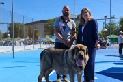 Moncó junto con Brasera y la juez del certamen.