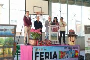 Representantes políticos y educativos de Boñar y Braganza en la apertura de la feria.