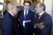 Lorenzo Amor, Suárez-Quiñones y Juan María Vallejo, ayer antes de la asamblea de la Fele.