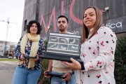 La investigadora Virginia Riego muestra imágenes de los corderos empleadas en el proyecto.