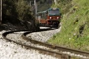 El Expreso de La Robla, en uno de sus pasos por León.