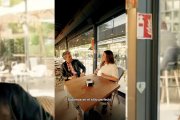 Dani Martínez y Blanca Suárez protagonizan una escena cargada de humor en el nuevo anuncio de Coca-Cola con guiño inesperado a León.