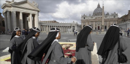 Un grupo de monjas llega a una misa celebrada a finales de junio del 2017 en el Vaticano.