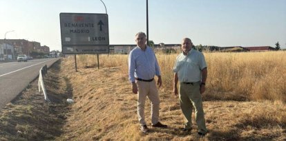 El alcalde junto al concejal de Obras.